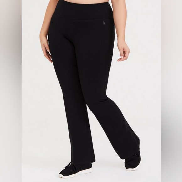 Torrid Core Performance Black Bootcut Pants Size 3X NWT - Picture 2 of 3